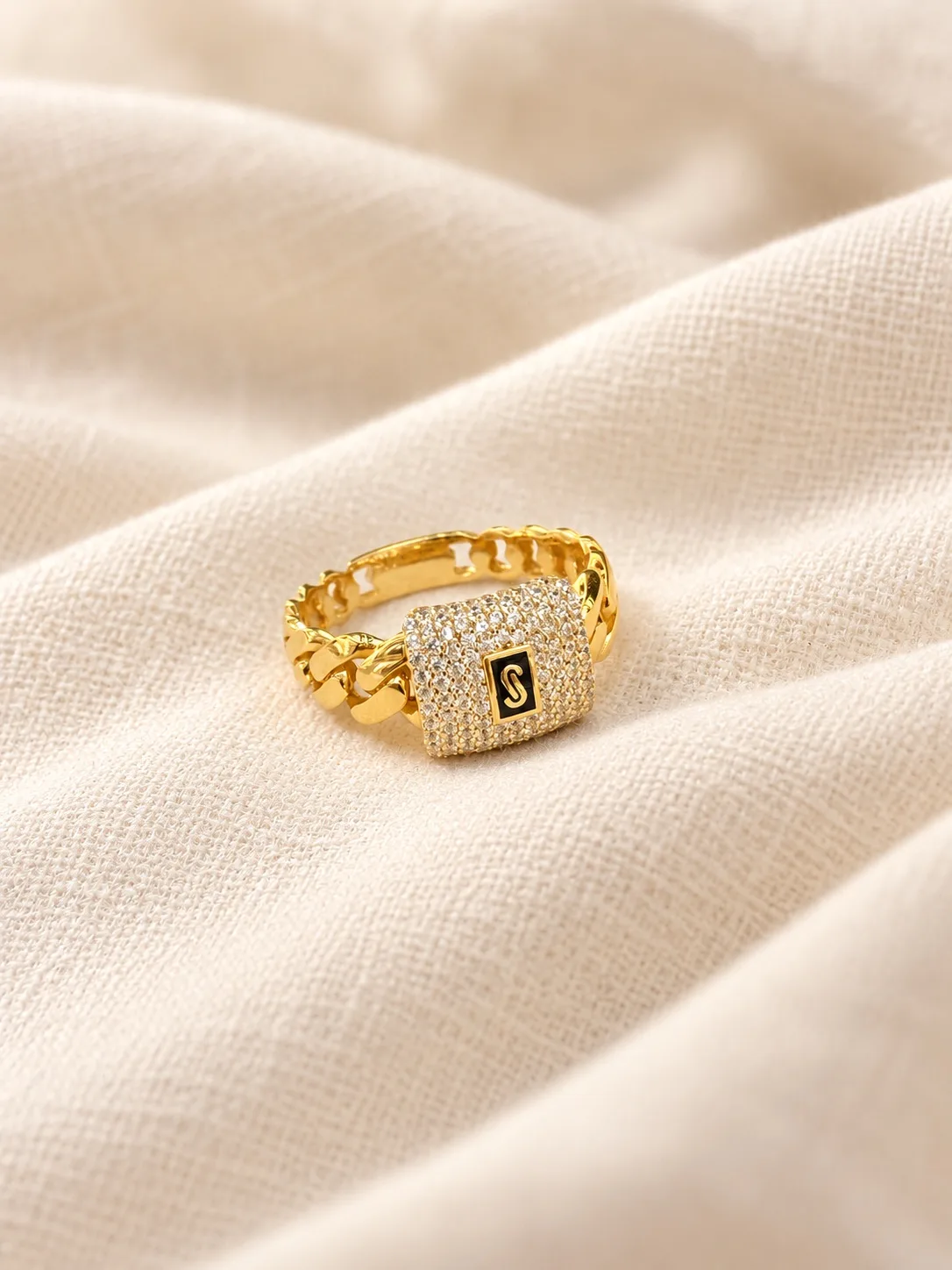 ئەنگۆستیلەی مۆناکۆ - Bayar Gold Erbil